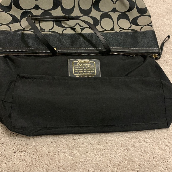 Coach Signature Handbag - Picture 13 of 15